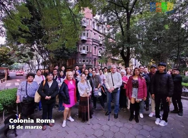 Grupo en Colonia Roma